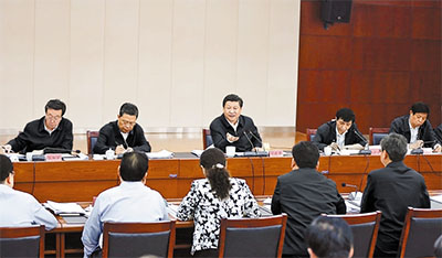 習(xí)近平在指導(dǎo)蘭考縣委常委班子專題民主生活會(huì)時(shí)強(qiáng)調(diào)